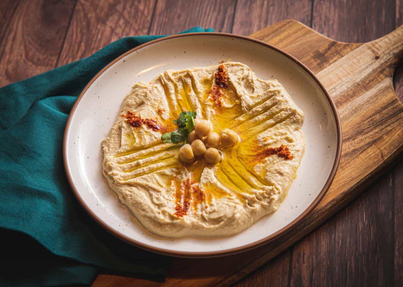 Hummus domowej roboty – smaczny, zdrowy i tani element zrównoważonej diety