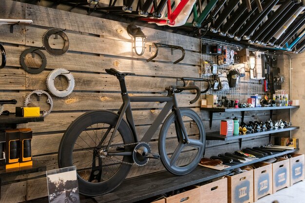 Jak optymalizować przestrzeń garażu dzięki nowoczesnym rozwiązaniom do przechowywania rowerów?